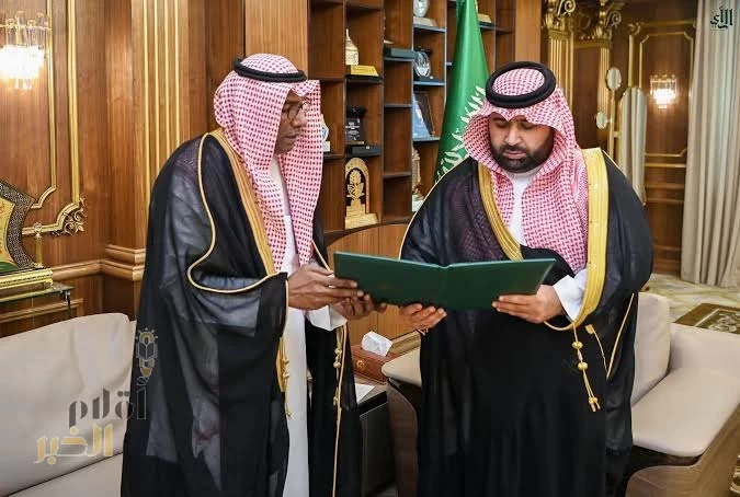 الأمير محمد بن عبدالعزيز يستقبل رئيس ووكلاء جامعة جازان