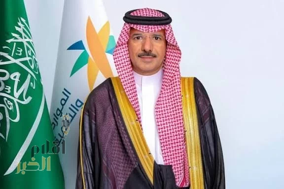 أبوثنين يرفع الشكر للقيادة بمناسبة تمديد خدمته لمدة أربع سنوات