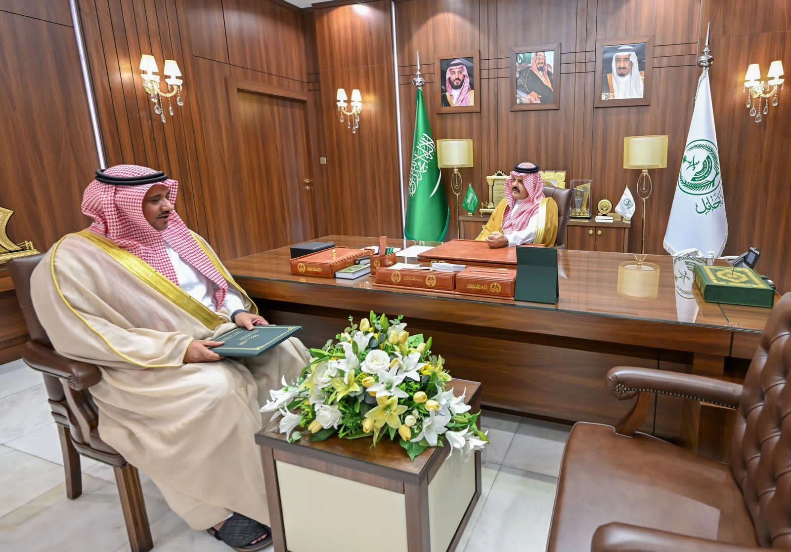 أمير حائل يستقبل مدير تعليم المنطقة