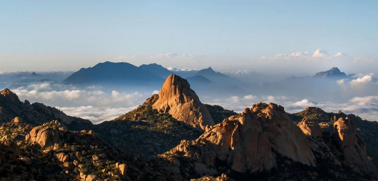 دَكَّا الطائف وشمس الأصيل.. مقصورتان مشرقتان لمشاهدة البحر الأحمر