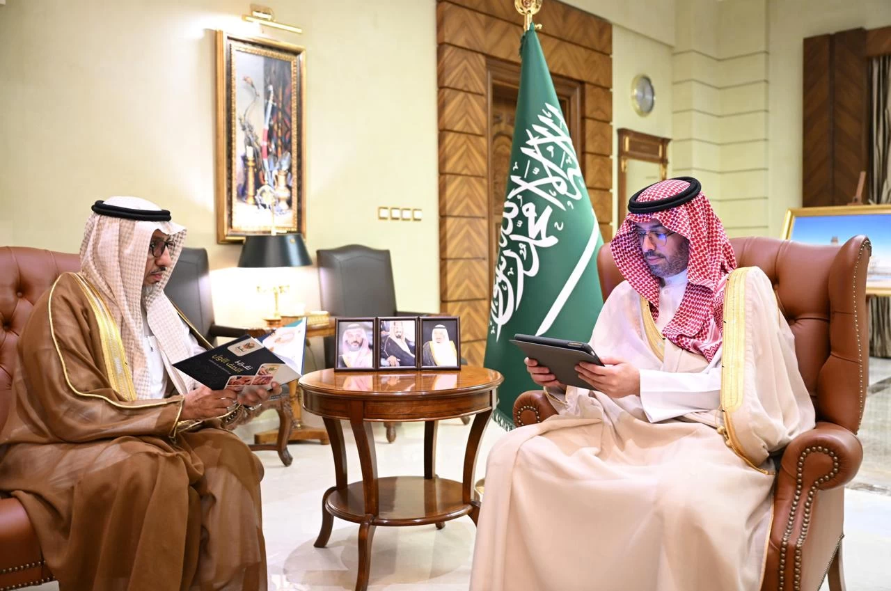 مُحَافظَ جدة يستقبل رئيس وأعضاء مجلس إدارة جمعيّة نفع الخيريّة 