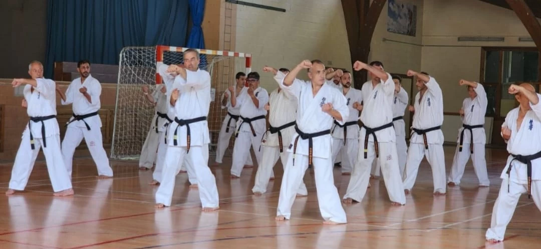 إنطلاق معسكر دولي لمنتخب الكيوكوشن بأسبانيا 