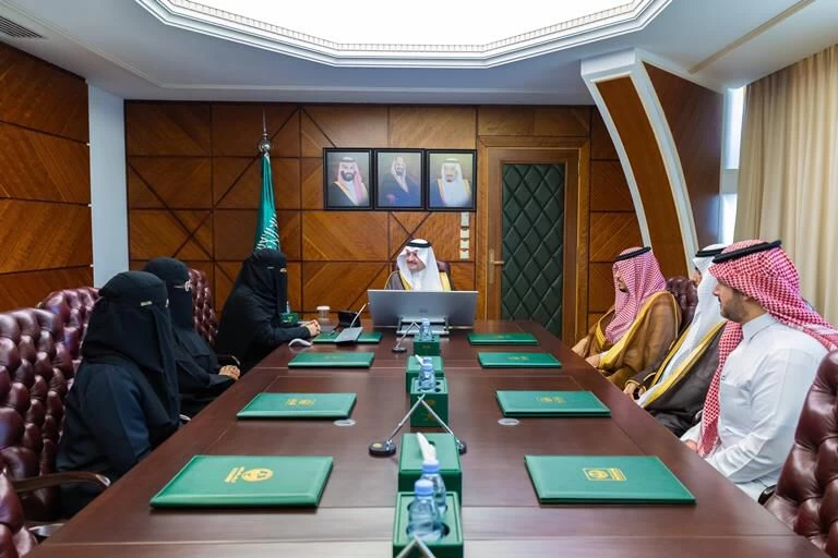 أمير الشرقية يستقبل رئيس مجلس إدارة جمعية “حوكمة الذكاء الاصطناعي” وأعضاء المجلس