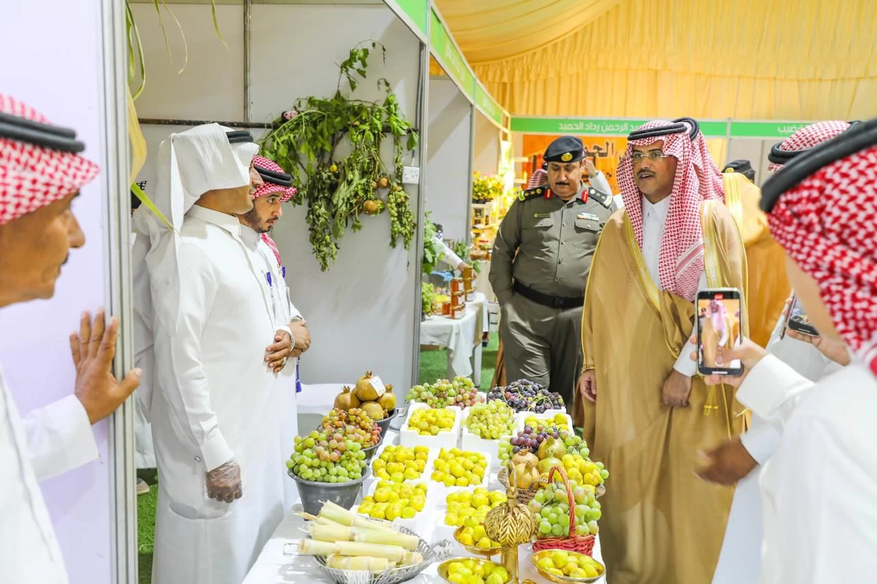 محافظ طبرجل يدش فعاليات مهرجان الفاكهة الثالث