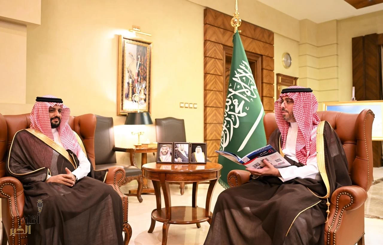 الأمير سعود بن جلوي يسَتقَّبِل أعضاء مجلس إدارة نادي الصمْ بجدة