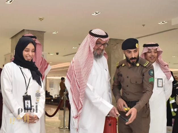 الدفاع المدني يقيم معرضًا توعويًا بمستشفى الملك فهد التخصصي بمدينة الدمام
