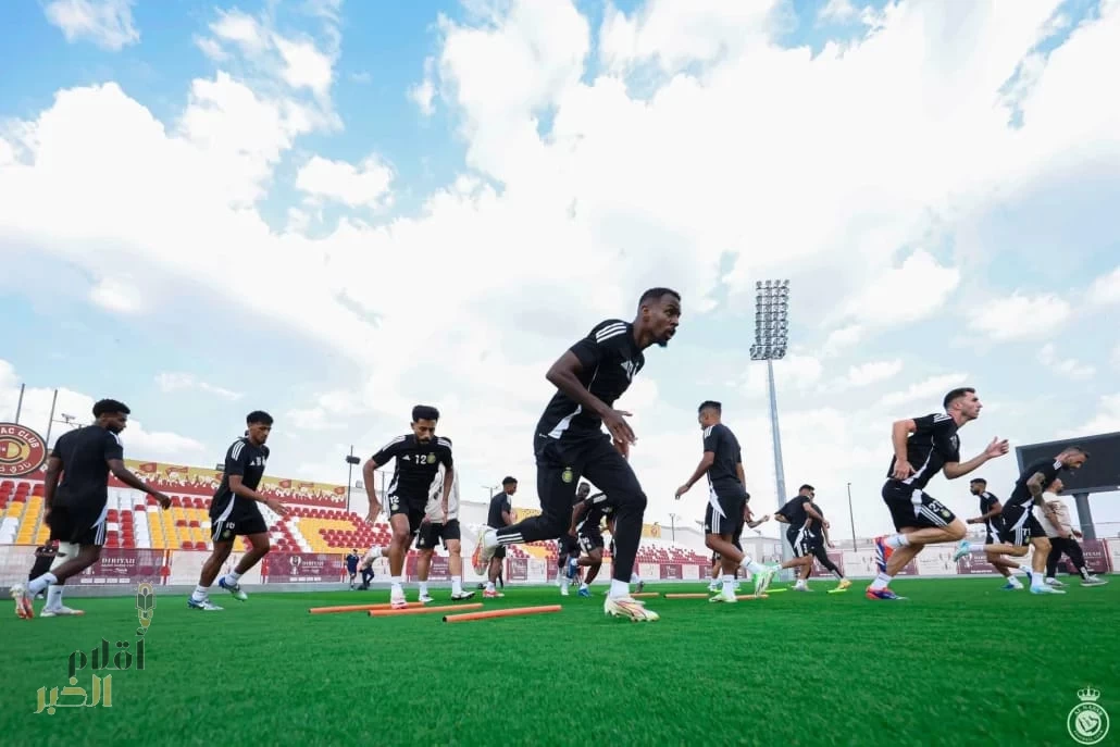 النصر والهلال ينهيان استعداداتهما لنهائي كأس الدرعية للسوبر السعودي
