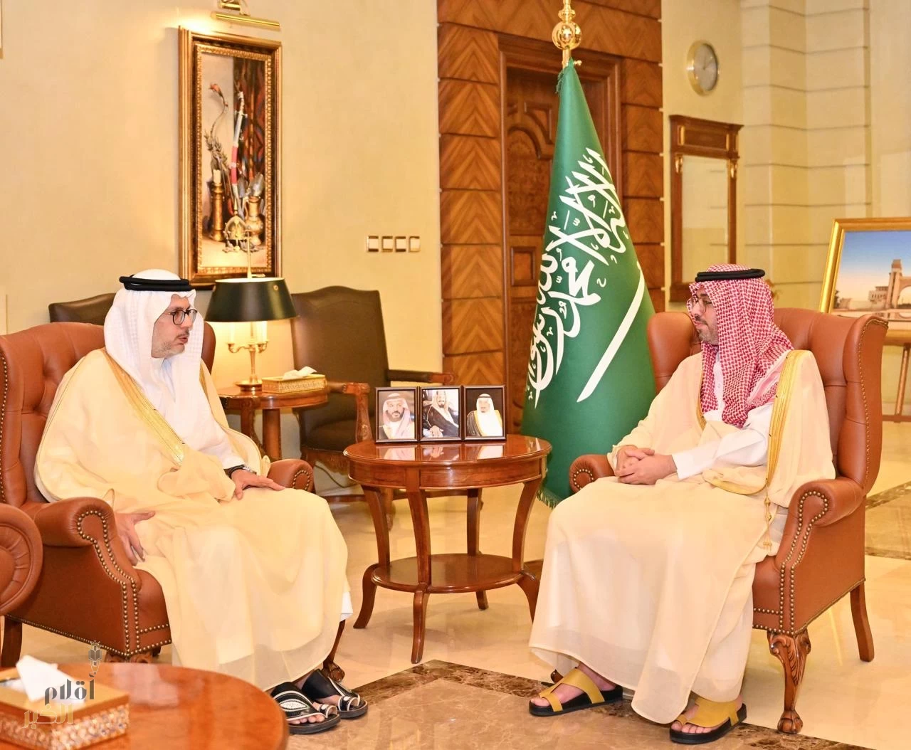الأمير سعود بن جلوي يَستقْبِل رئيس جامعة الملك عبدالعزيز