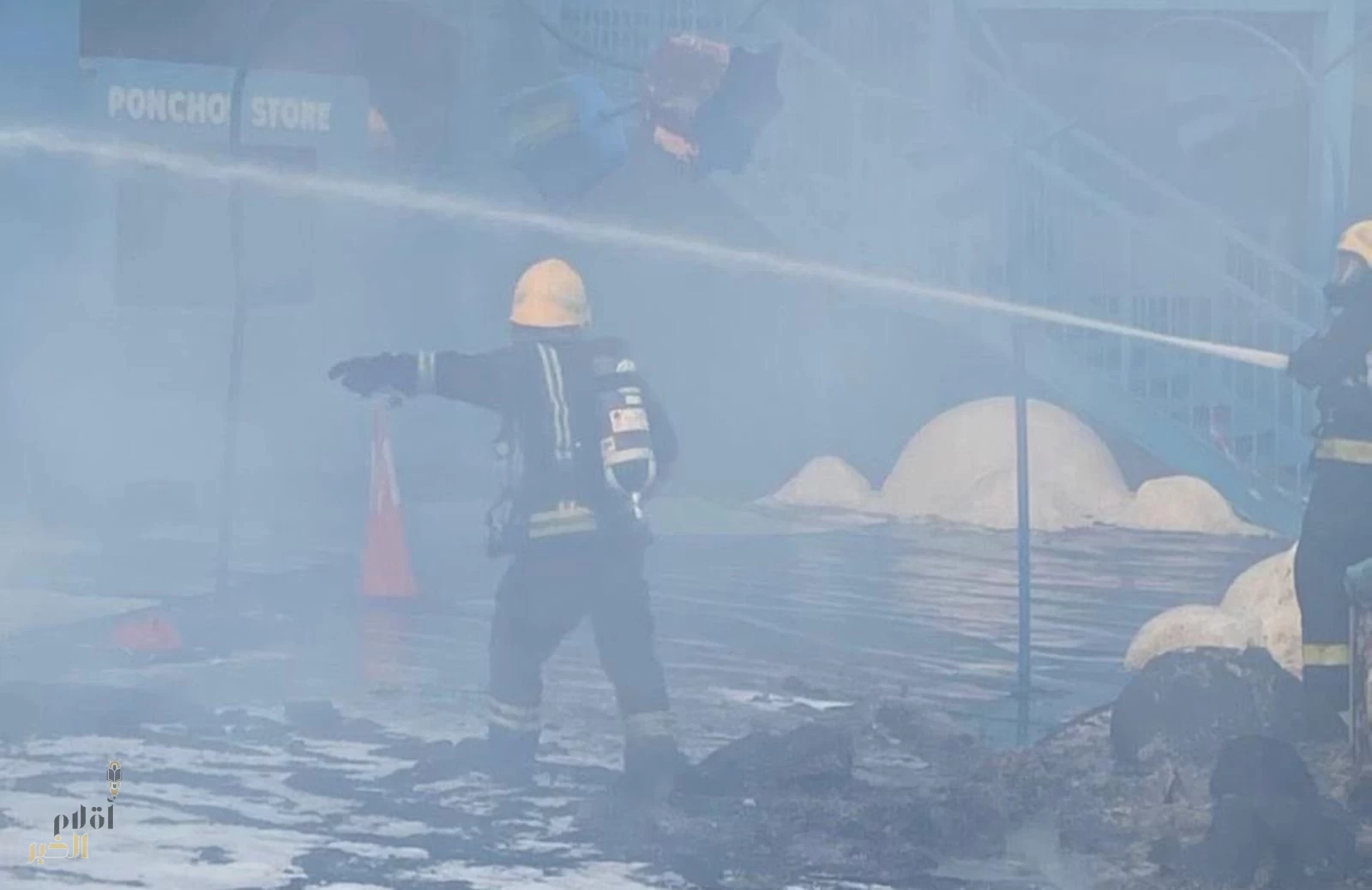 عاجل : الدفاع المدني يخمد حريقاً اندلع بأحد المجمعات الترفيهية