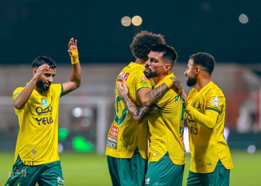 الخليج يفتتح دوري روشن بالفوز على ضمك