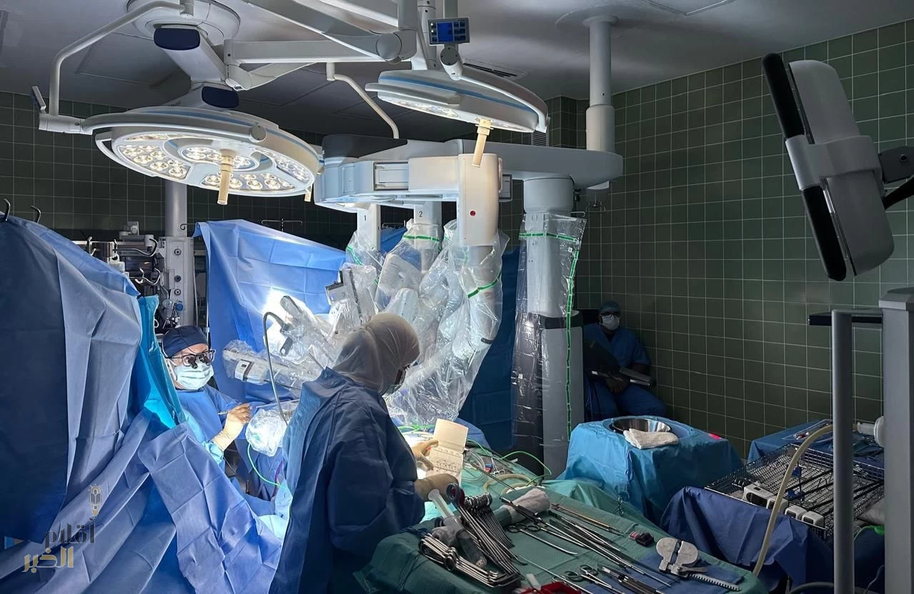 مركز القلب بجامعي الخبر ينجح في إتمام 12 عملية قلب مفتوح بمساعدة الروبوت الجراحي