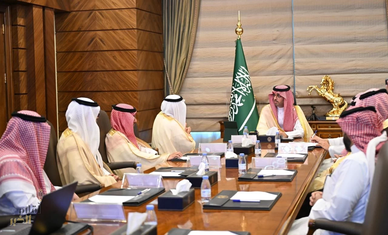 مُحَافظَ جدة يطلع على أعمال الهيئة العامة لعقارات الدولة بالمحافظة