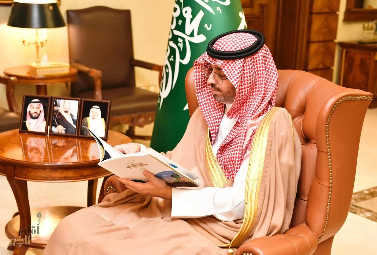 الأمير سعود بن جلوي يُطْلِع على خطة تعَّليم جدة للعام الدراسي الجديد