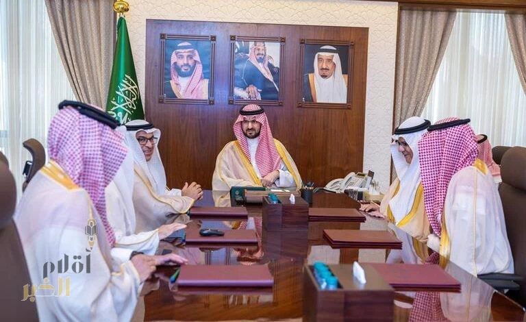 نائب أمير الشرقية يطلع على مشاريع المياه المنفذة بضاحية الملك فهد وحي الفرسان