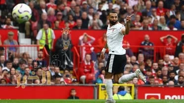 ليفربول يحسم قمة المان يونايتد بثلاثية