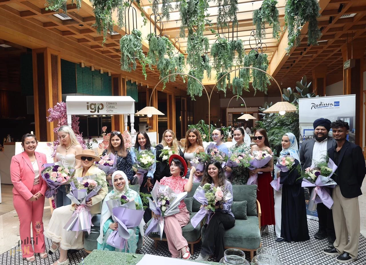 منصة الهدايا العالمية IGP تحتفل بيوم المرأة الإماراتية من خلال ورشة عمل مميزة لتنسيق الزهور
