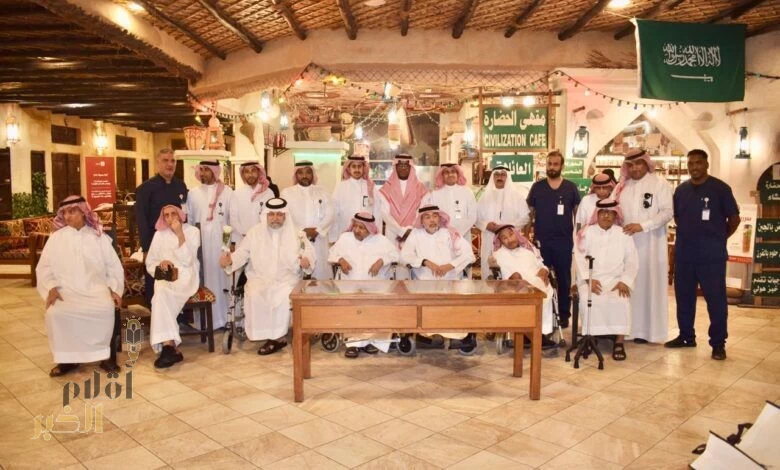 تعليم الشرقية يلتقي أباء وأمهات دار الرعاية الاجتماعية بالدمام في برنامج ترويحي بمجمع الراشد بالخبر