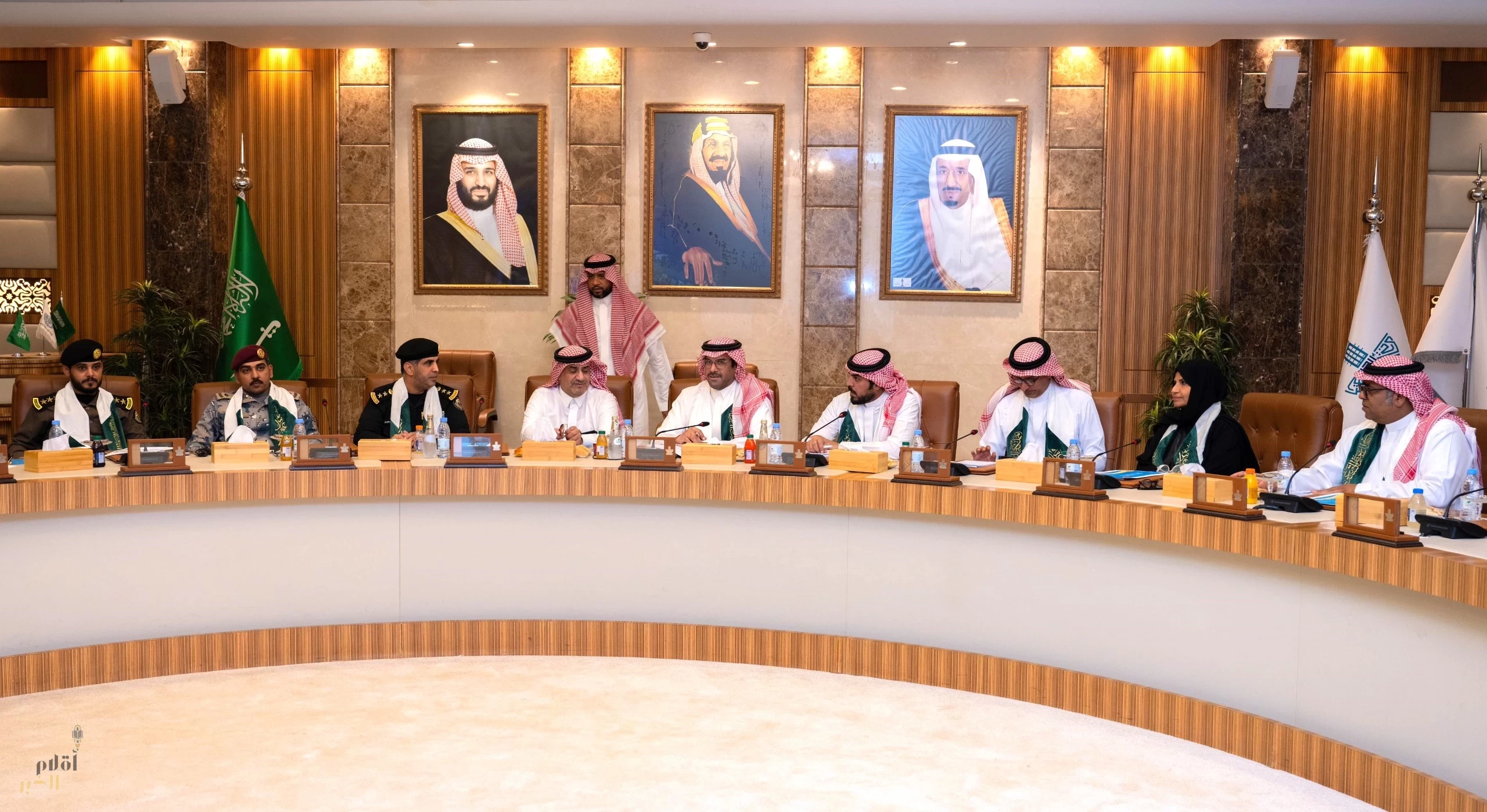 الجهات الحكومية تعقد اجتماعها التنسيقي لمناقشة استعدادات الاحتفاء باليوم الوطني 94