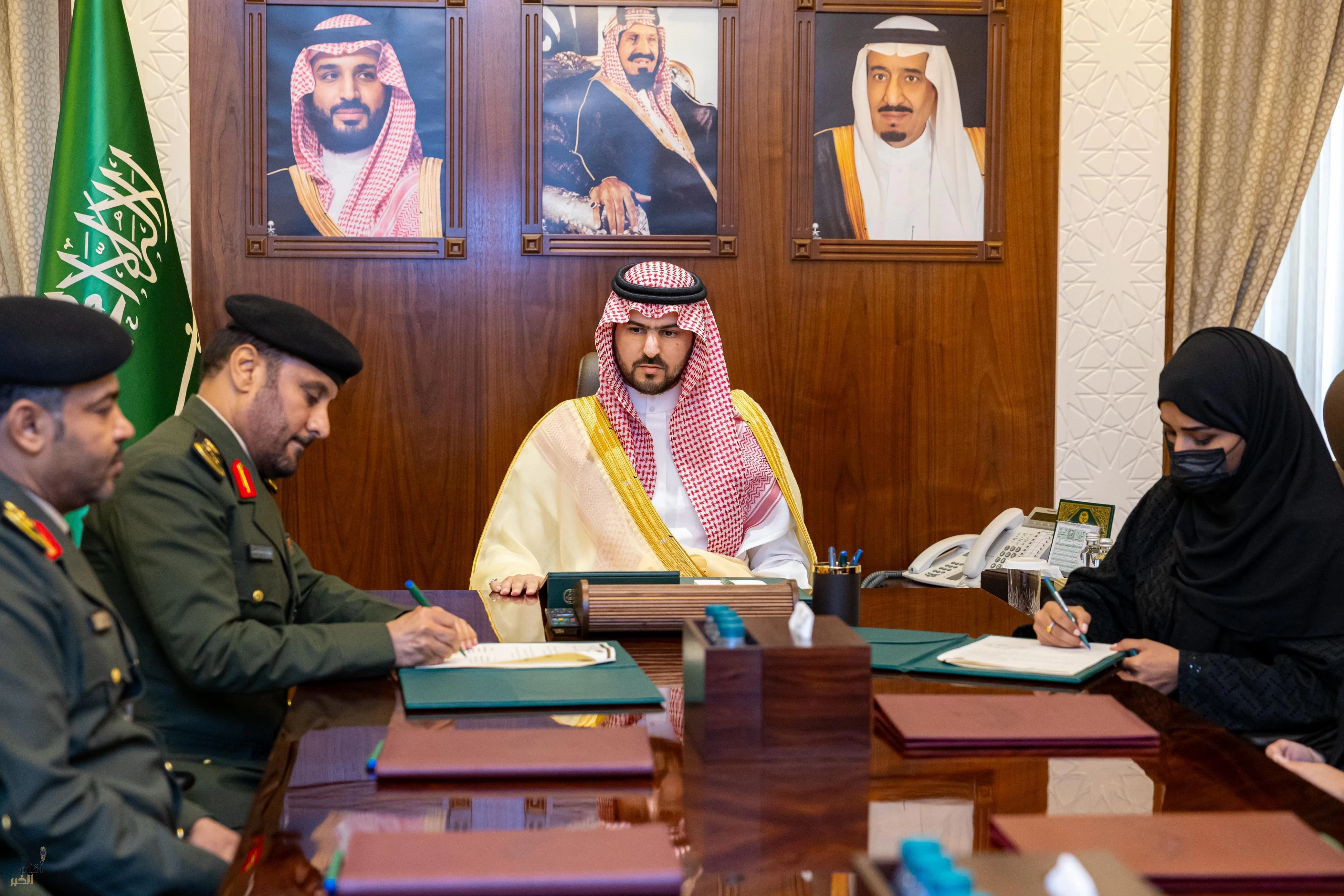 نائب أمير الشرقية يبارك توقيع اتفاقية بين سجون الشرقية وجمعية الإعاقة السمعية