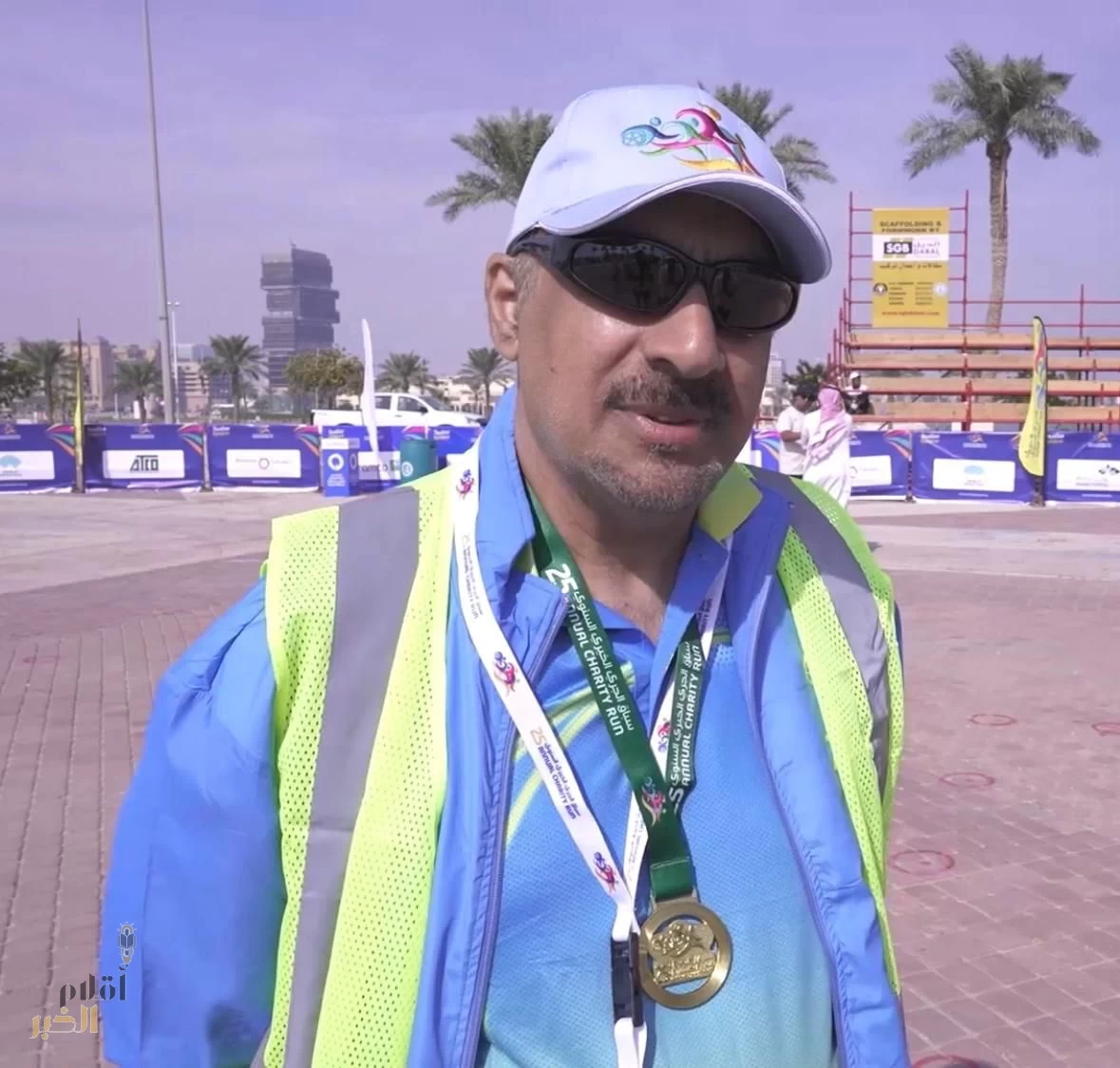 البلوشي متحدثاً لسباق الشرقية الدولي للجري (الخبر 26 )