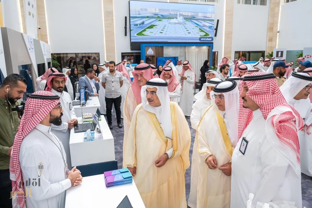 أمين الشرقية يفتتح معرض مشاريع الوطنية للإسكان
