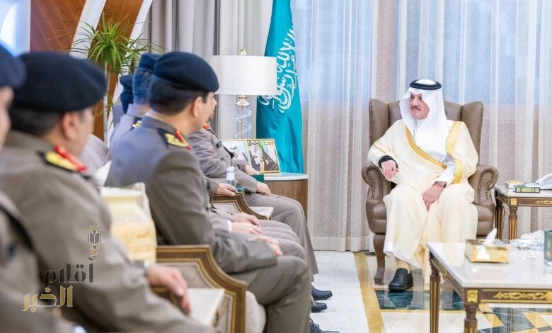 أمير الشرقية يتسلم التقرير السنوي للقطاعات الأمنية لليوم الوطني 94