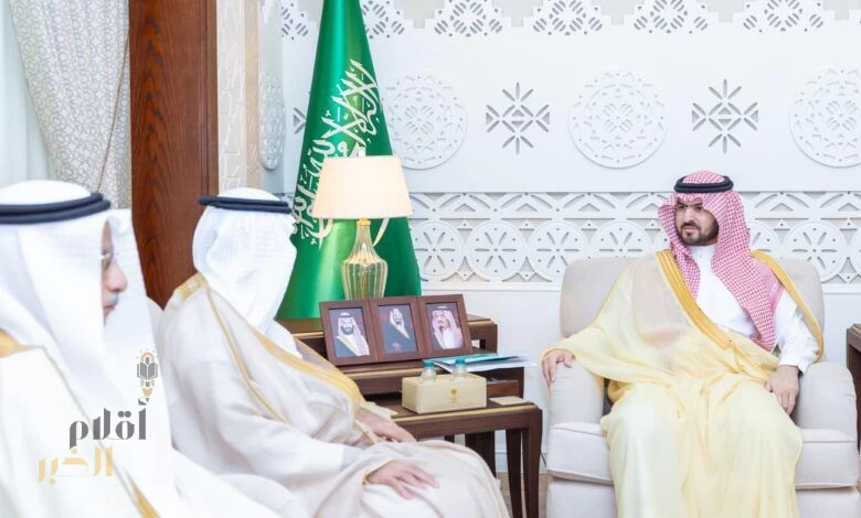 نائب أمير الشرقية يستقبل رئيس وأعضاء شركة شمعة التوحد