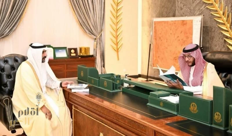 الأمير سعود بن نهار يتلقى نائب رئيس الجمعية التاريخية 