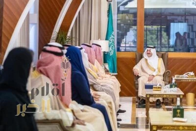 أمير الشرقية يستقبل رئيس مجلس إدارة غرفة الشرقية وأعضاء اللجنة اللوجستية