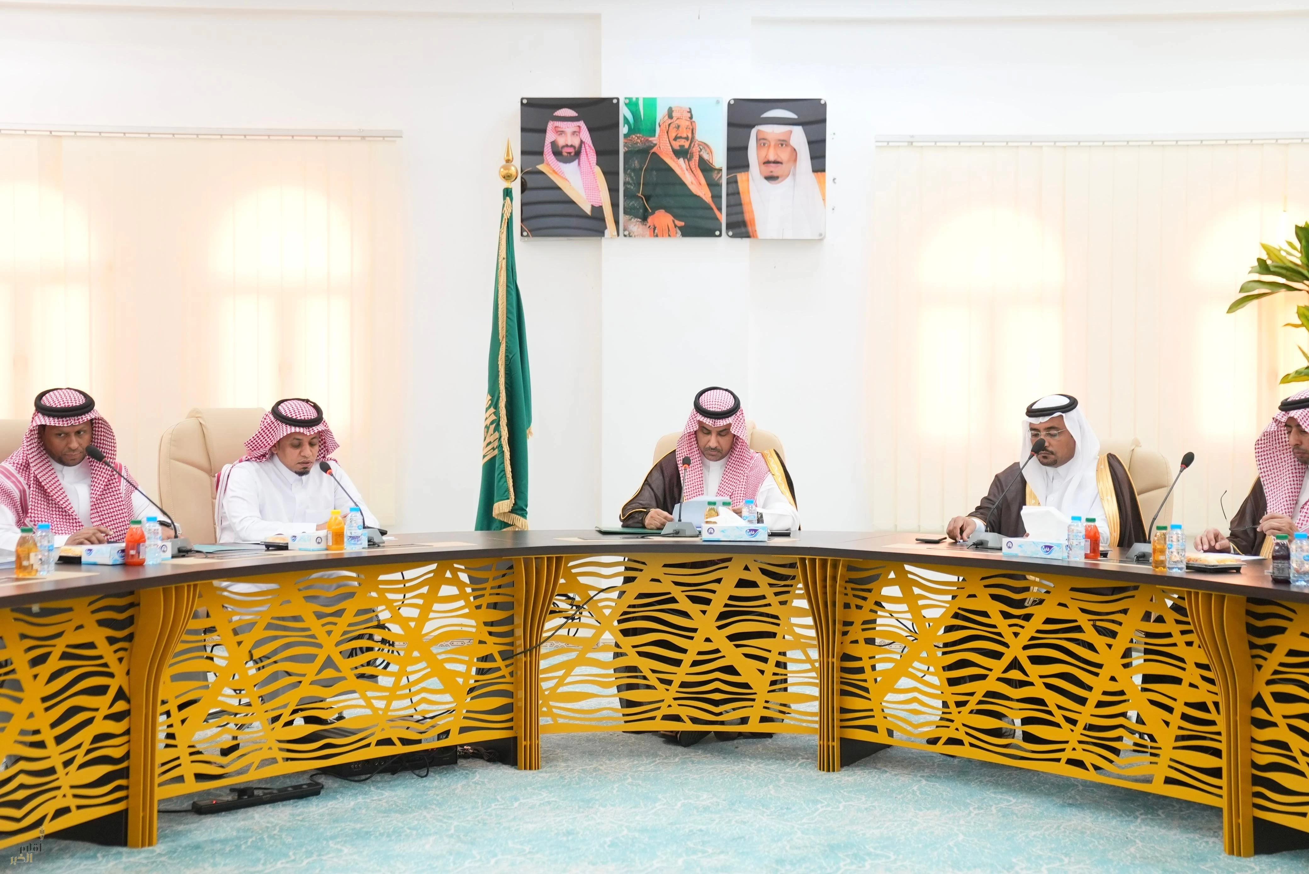 محافظ صبيا يرأس اجتماع المجلس المحلي في دورته الثانية للعام ١٤٤٦هـ 