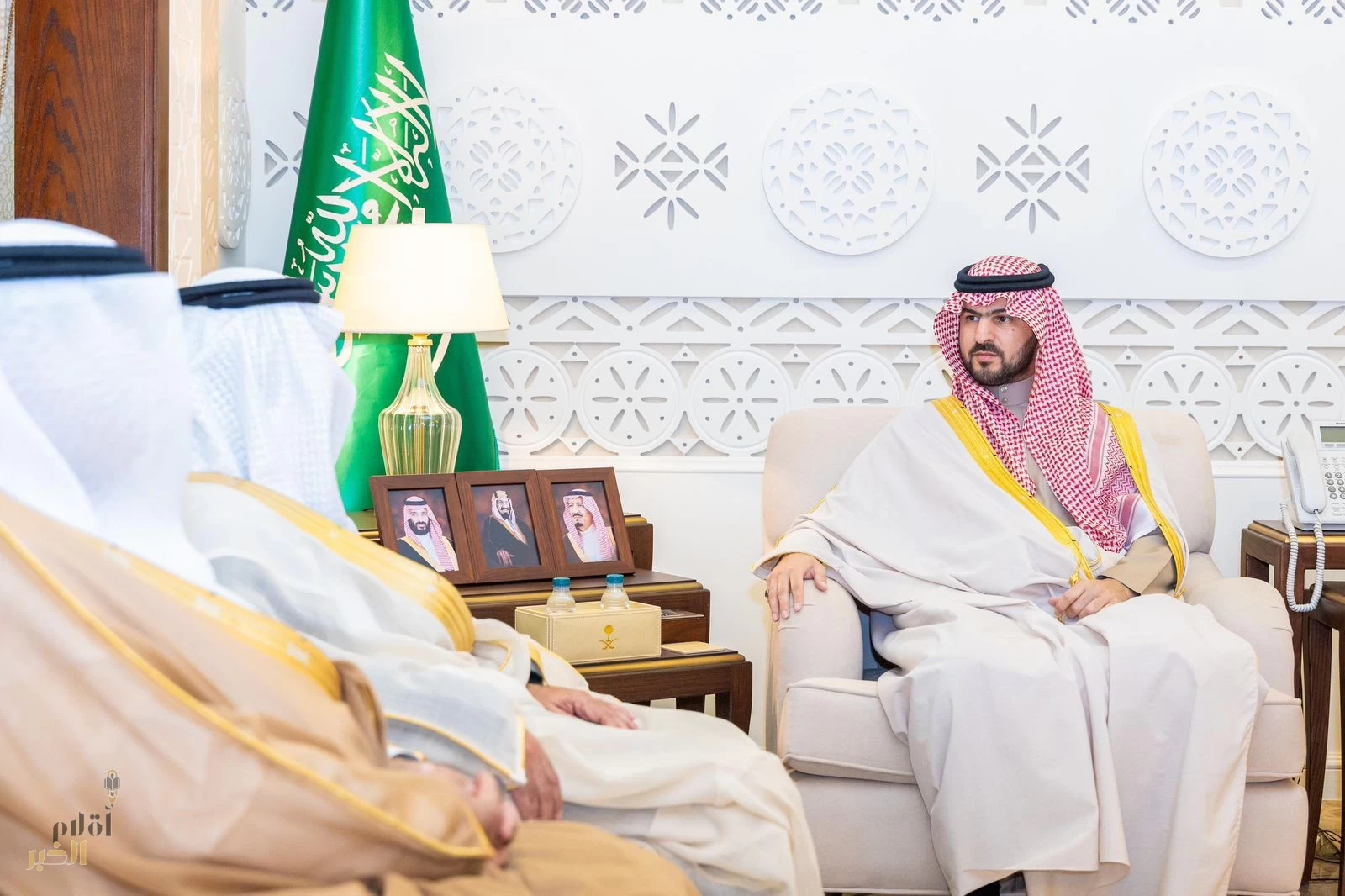 نائب أمير الشرقية يستقبل معالي وزير البلديات والإسكان 