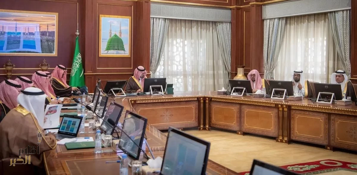 أمير منطقة المدينة المنورة يطلع على خطة التحول في إدارات ومكاتب التعليم بالمنطقة