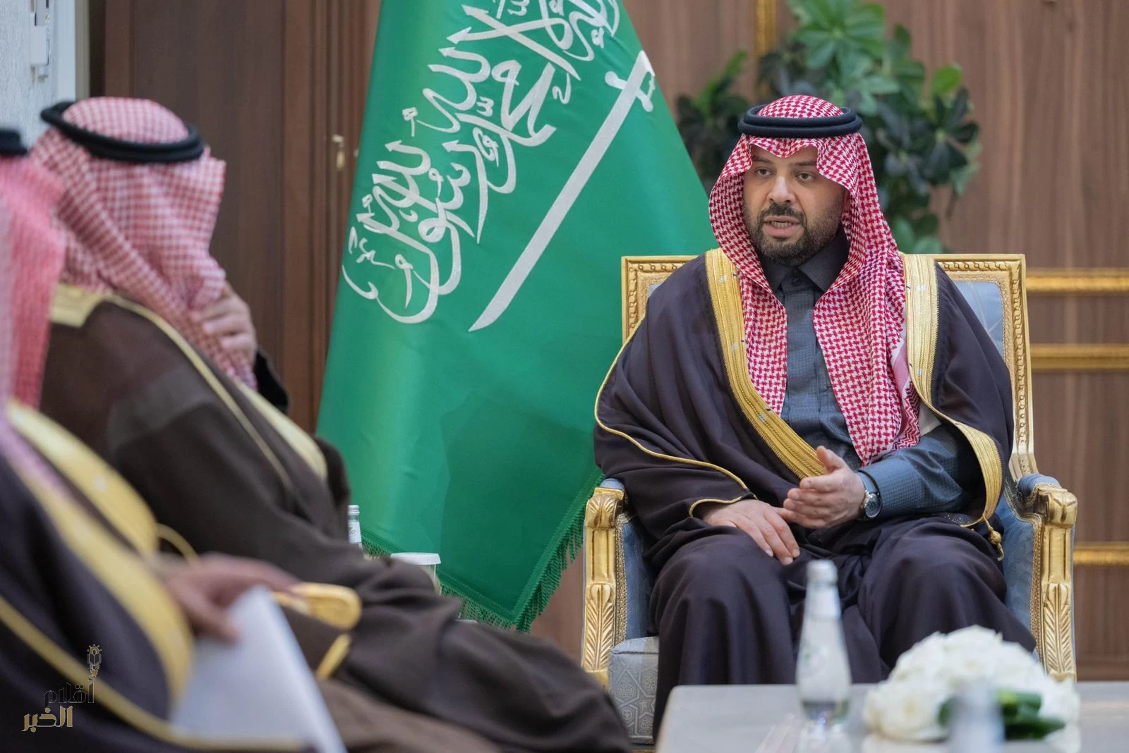 أمير الحدود الشمالية يوجه بافتتاح مركز رعاية نهارية لذوي الإعاقة في العويقيلة