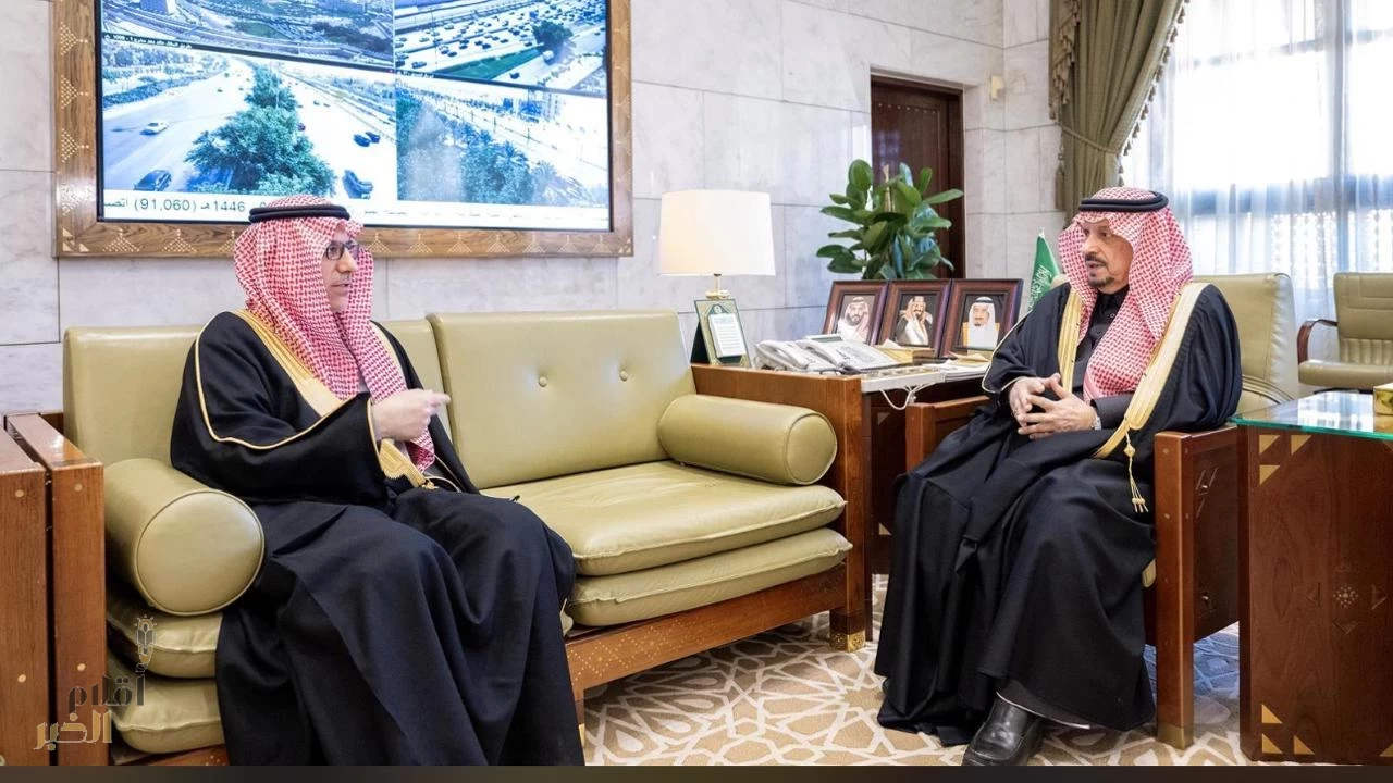 أمير منطقة الرياض يستقبل مساعد وزير الداخليّة