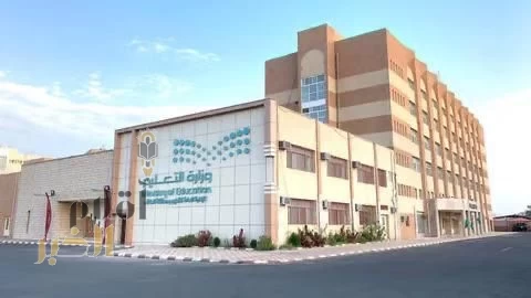 “معلمة من الطائف تضيء سماء التعليم بفوزها بجائزة الشيخ حمدان للأداء المتميز”