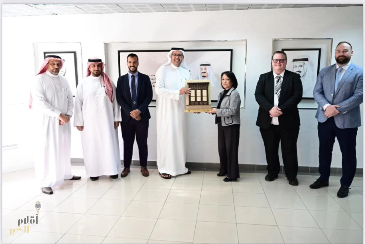 القرني يستقبل القنصل العام البريطاني بصناعي جدة
