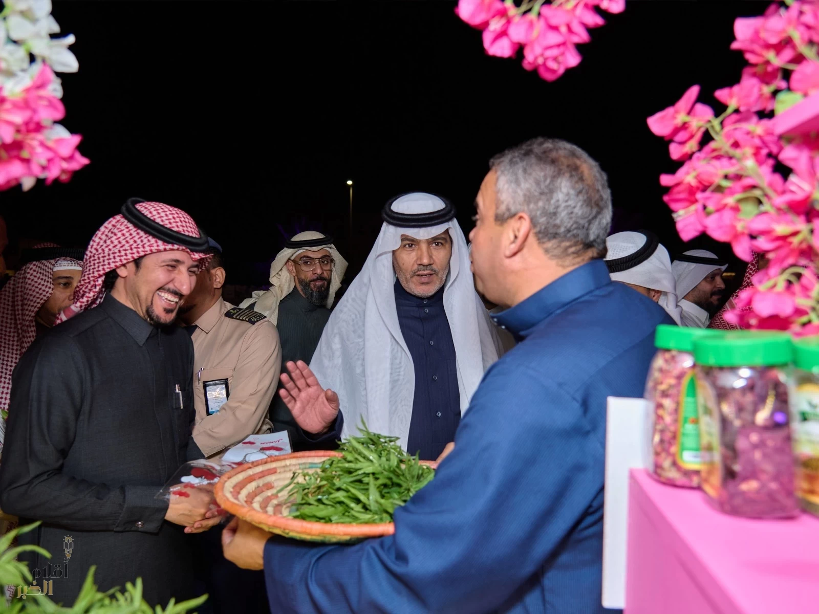 بلدية القطيف تفتتح مهرجان الزهور الرابع بالواجهة البحرية بالقطيف