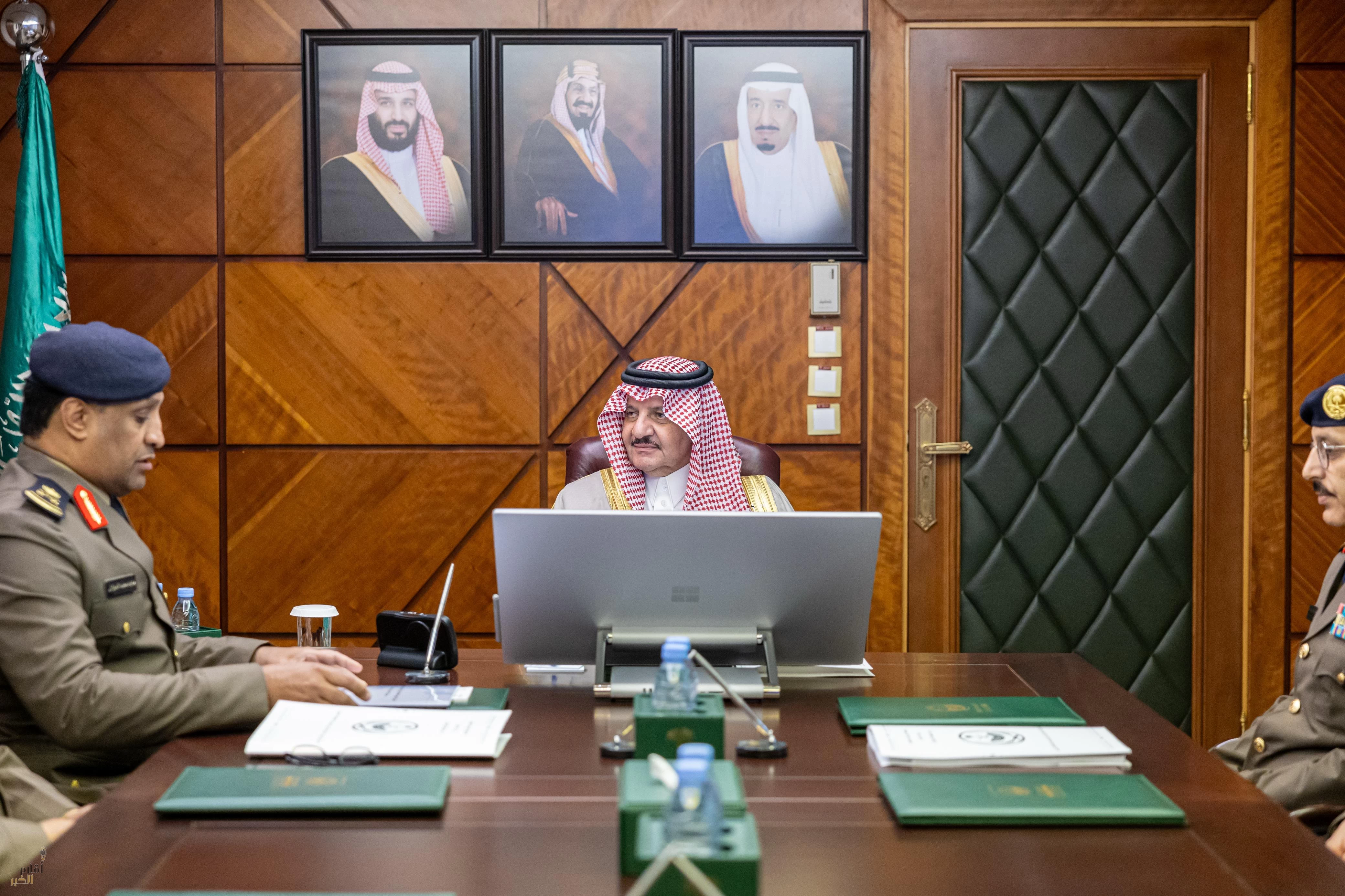 أمير الشرقية يستقبل مدير الدفاع المدني بالمنطقة
