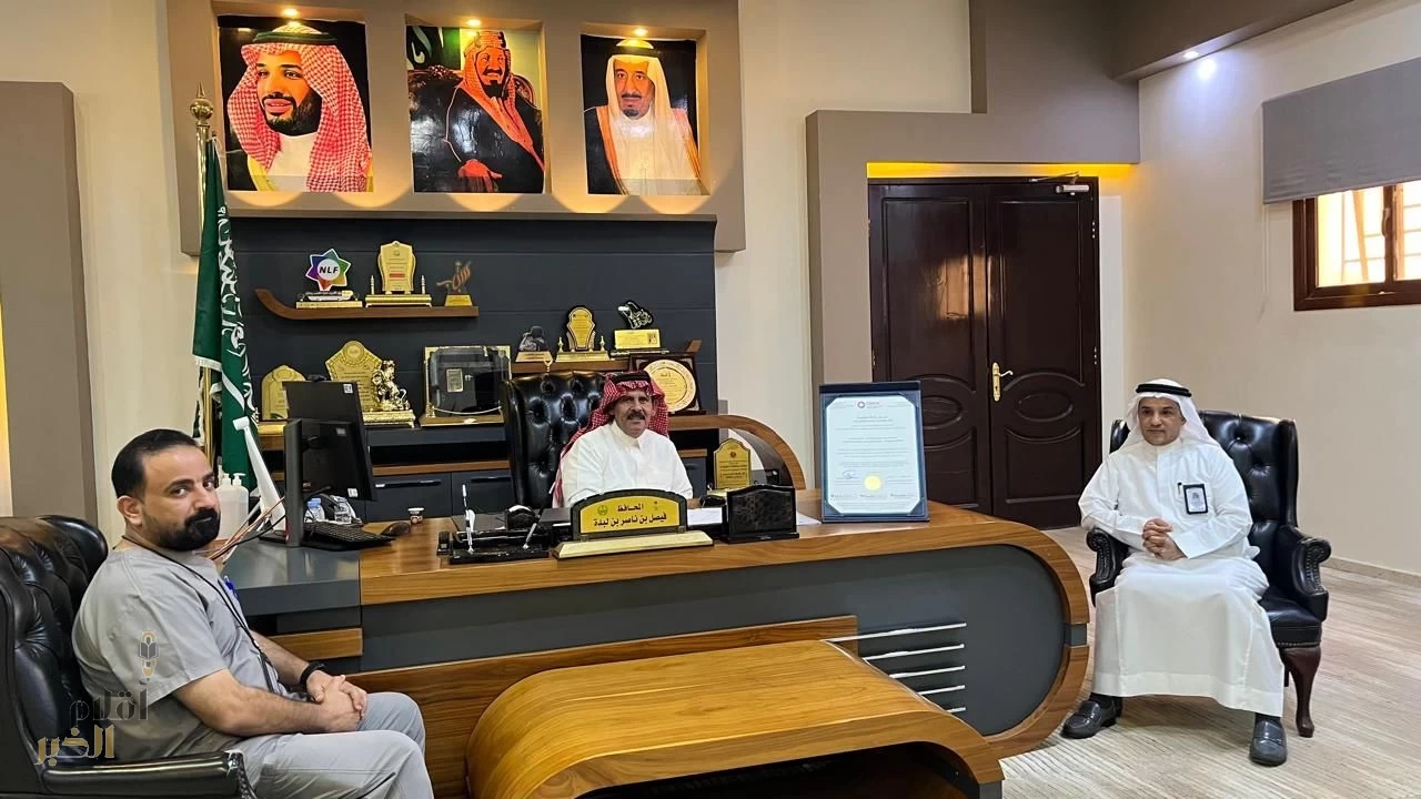 محافظ المسارحة يستقبل مدير المستشفى بالمحافظة