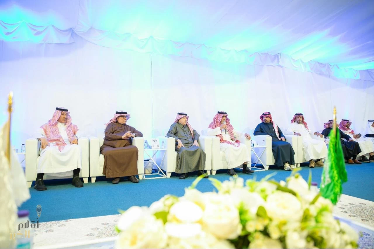 ديوانية الغرفة" تستضيف مدير عام التعليم بمنطقة تبوك في جلسة حوارية حول أبرز الفرص الإستثمارية بمجال التعليم
