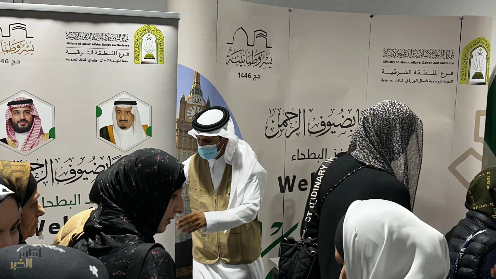 الشؤون الإسلامية تستقبل أولى دفعات الحجاج عبر منفذ البطحاء بخدمات توعوية متكاملة