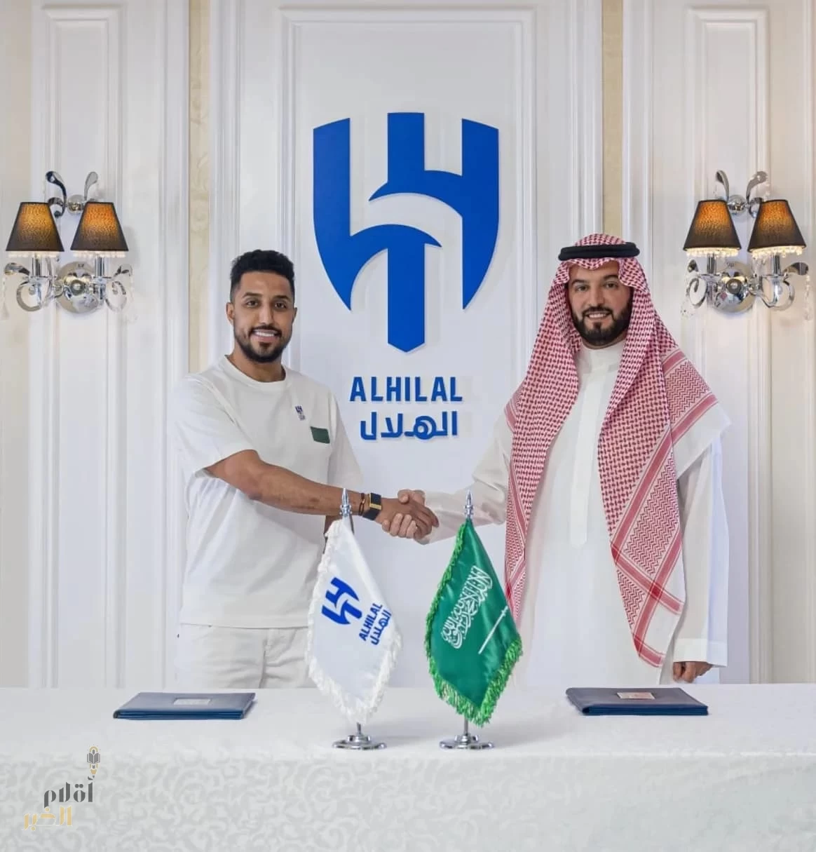 الهلال يجدد عقد الأسطورة سالم الدوسري حتى 2027