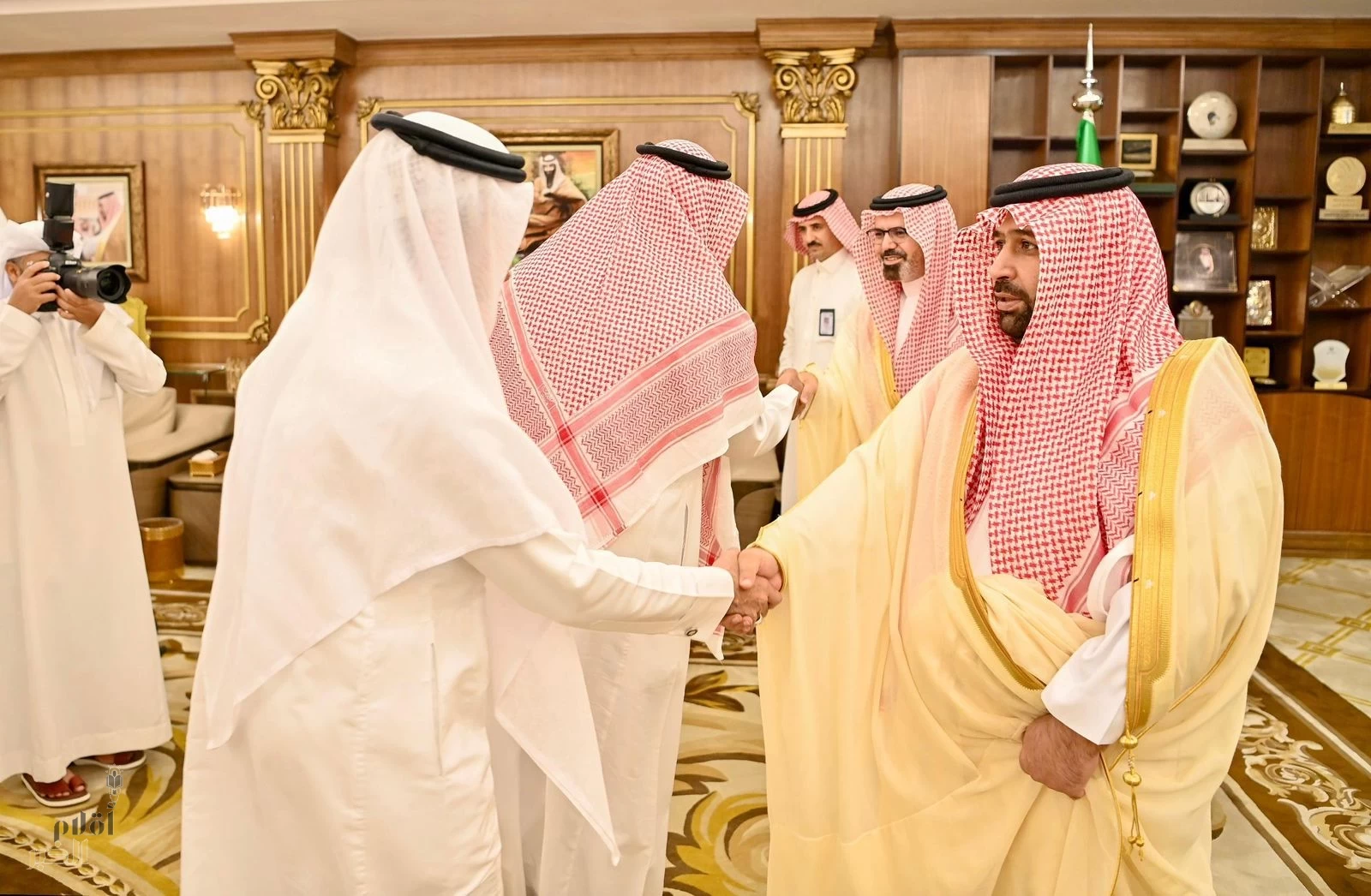 أمير منطقة جازان يستقبل الوكلاء ومنسوبي الإمارة