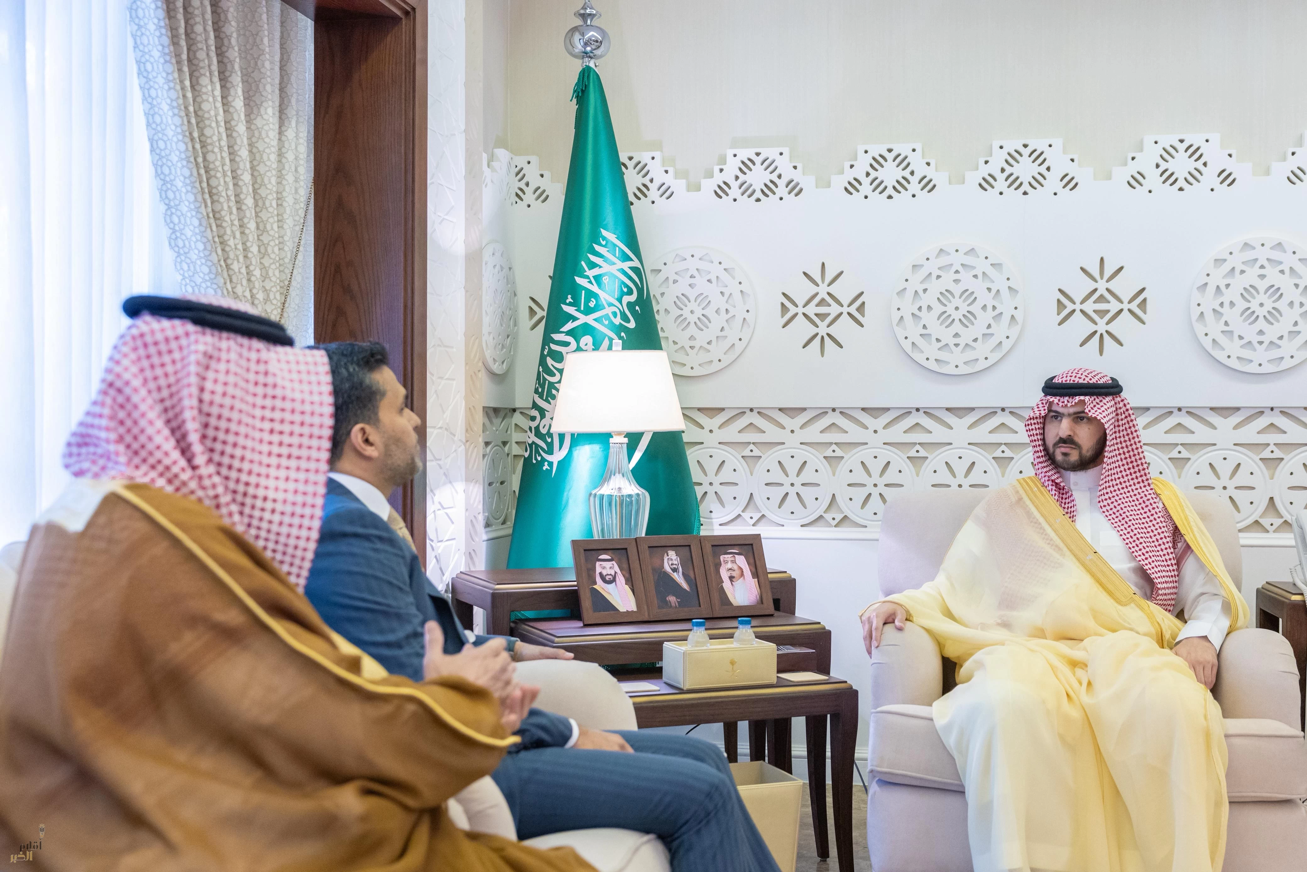 سمو نائب أمير المنطقة الشرقية يستقبل مسؤولي مجموعة برجيل الطبية