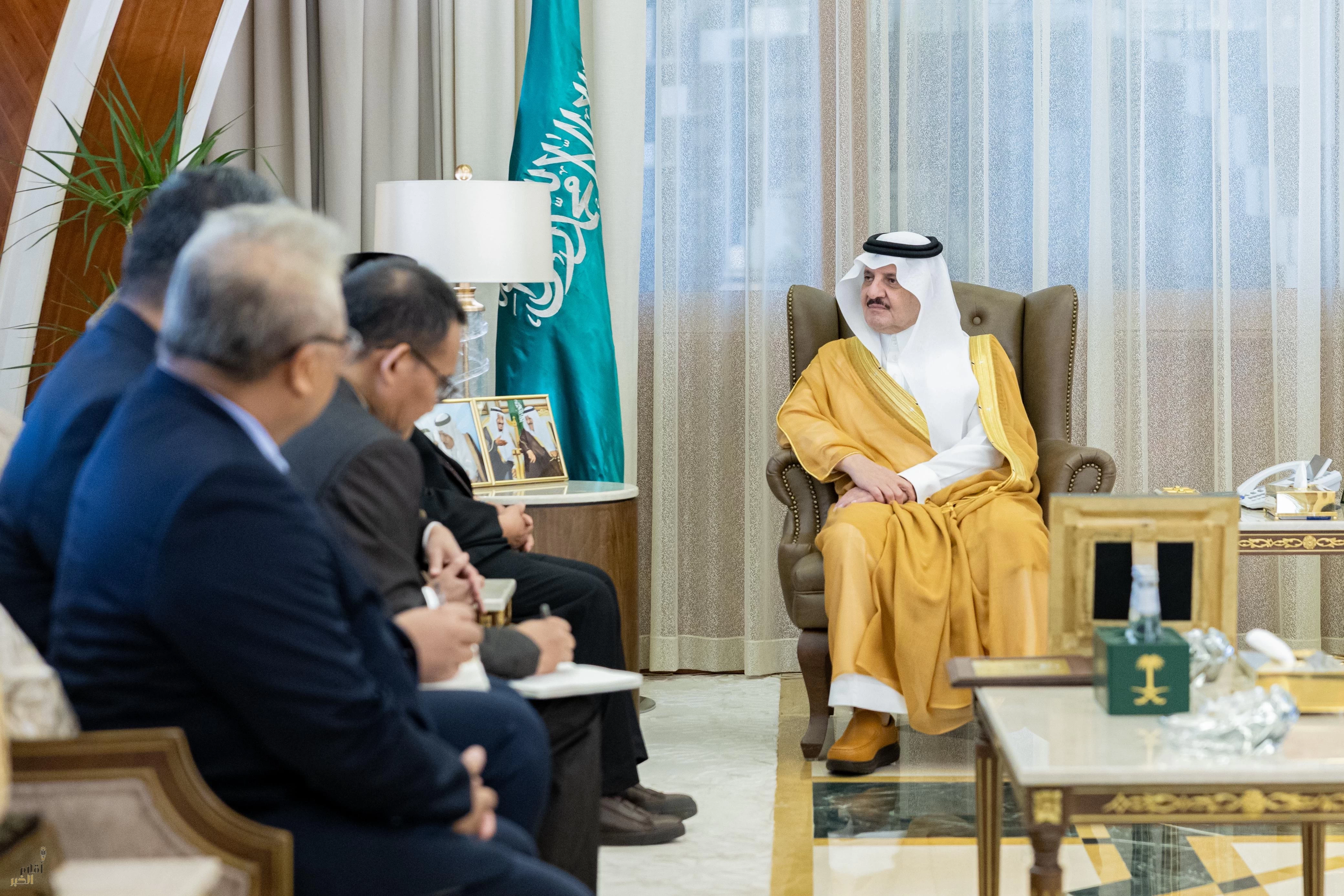 أمير المنطقة الشرقية يستقبل سفير جمهورية اندونيسيا لدى المملكة