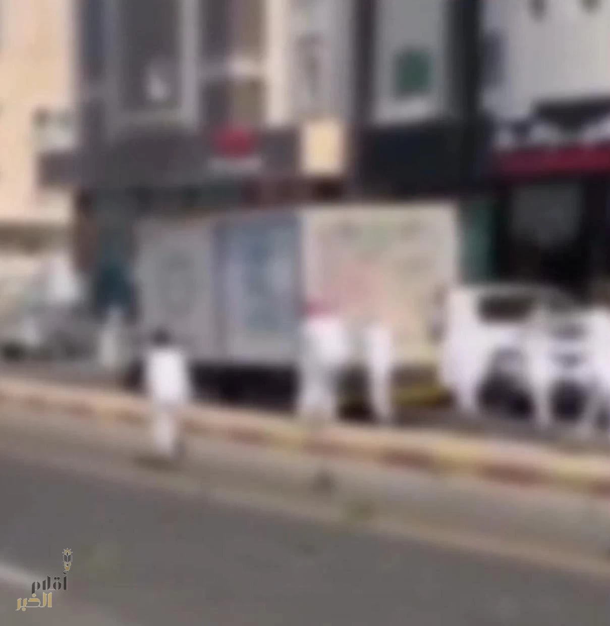 القبض على مخالفين في منطقة عسير لارتكابهم مخالفات مرورية وتعريض حياتهم للخطر