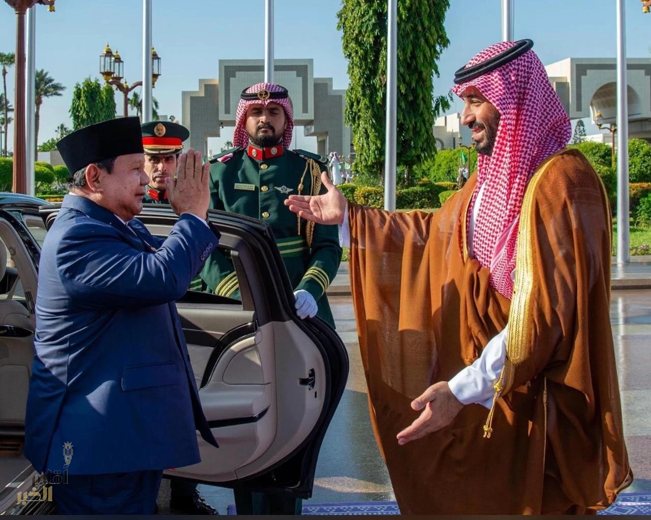 سمو ولي العهد يستقبل رئيس جمهورية إندونيسيا