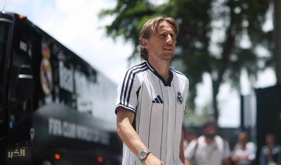 مودريتش ينضم إلى ميلان.. أليجري يعلن الصفقة رسميًّا