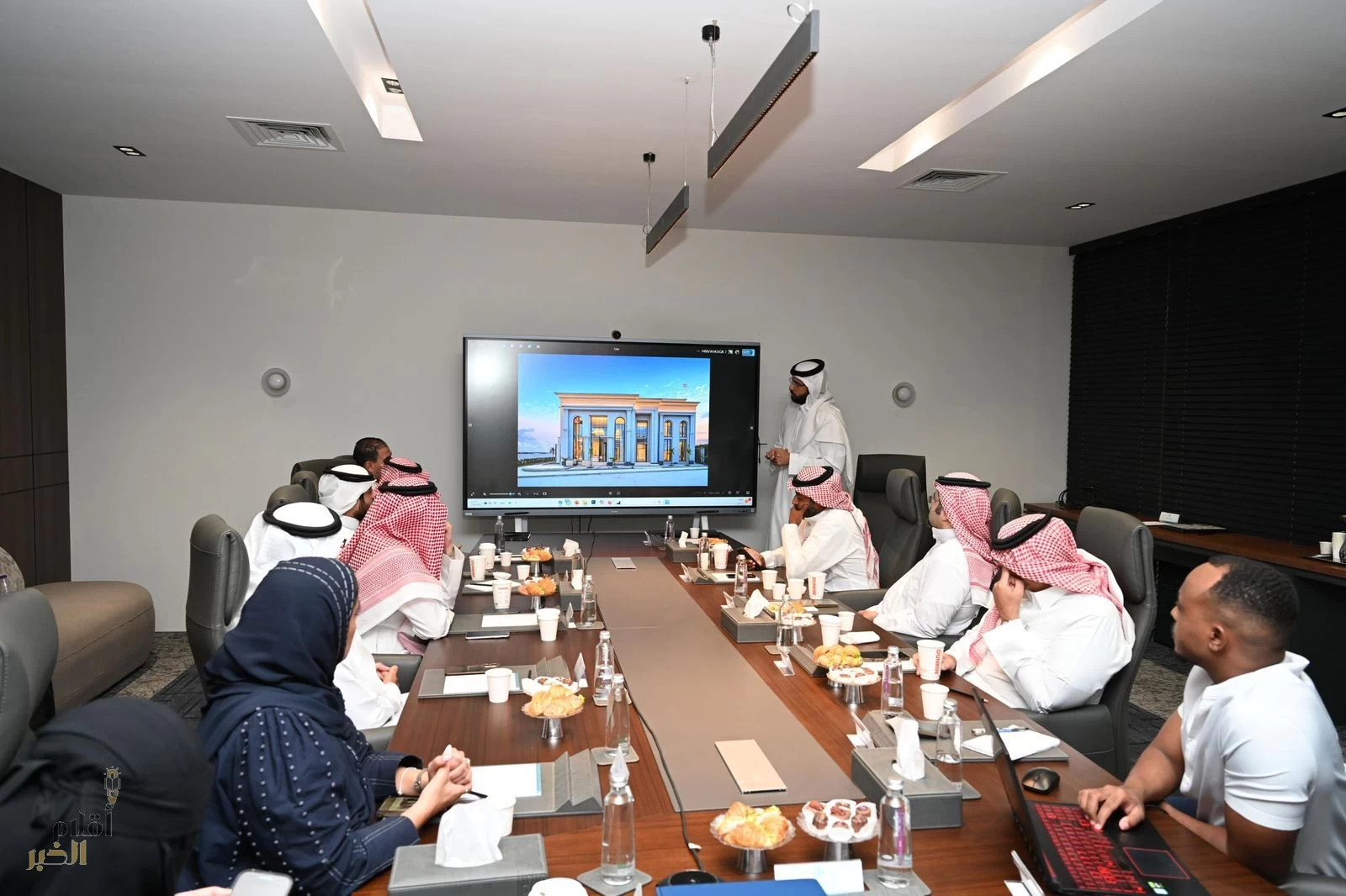 الشرقية تستعرض حلولًا ذكية لتحسين واجهات المباني وتقليل التشوه البصري