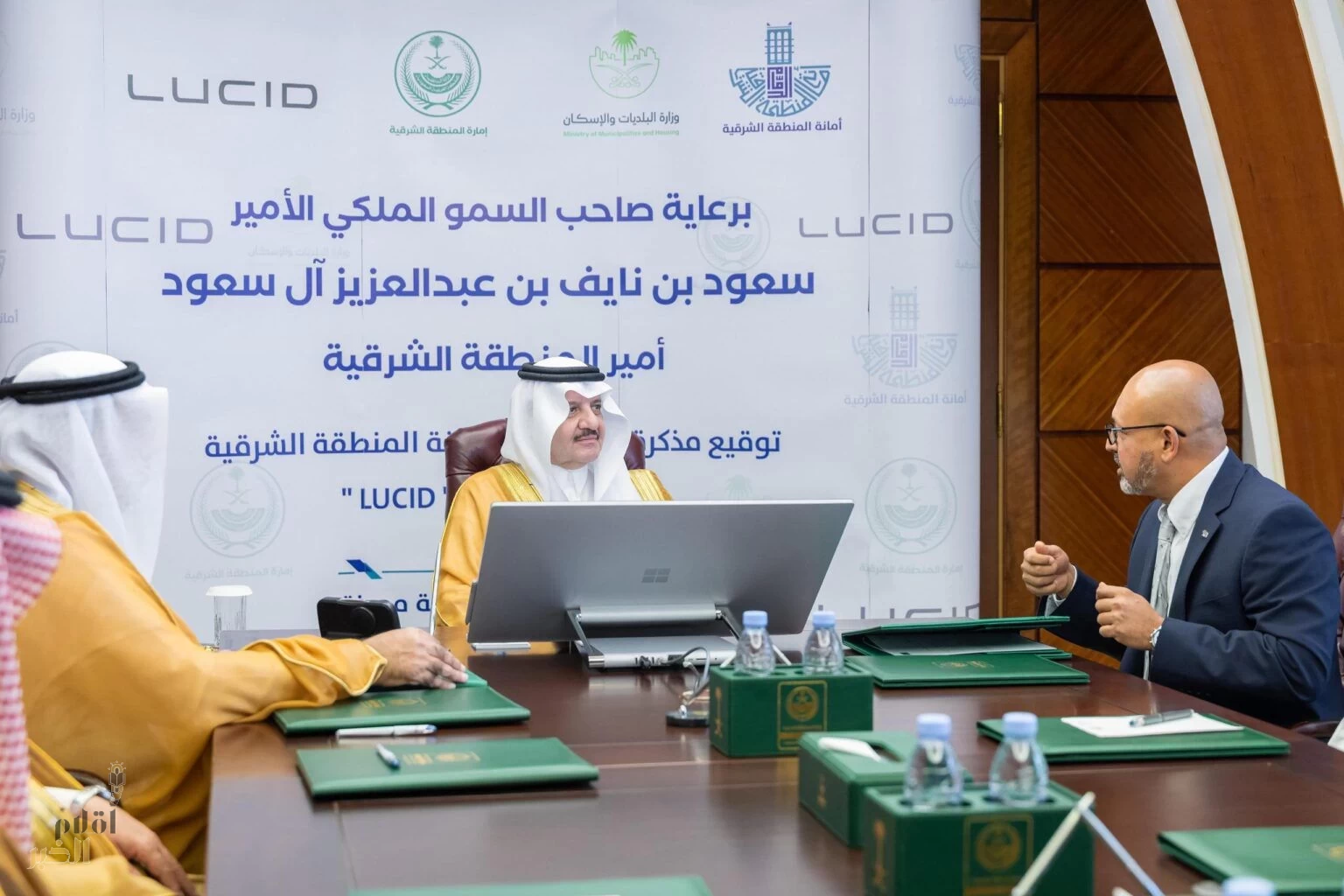 أمير الشرقية يرعى شراكة تنموية بين أمانة الشرقية ولوسِد للسيارات الكهربائية
